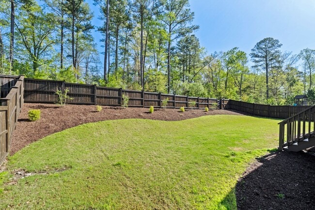 Building Photo - AVAILABLE IN MAY!  Stunning, like-new 4 bedroom, 4 bath home with large fenced yard!