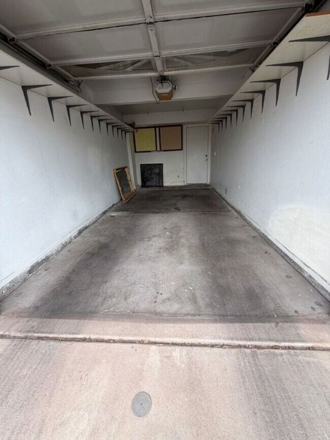 Building Photo - 4901 S Calle Los Cerros Dr