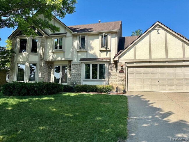 Building Photo - 24397 Venice Dr