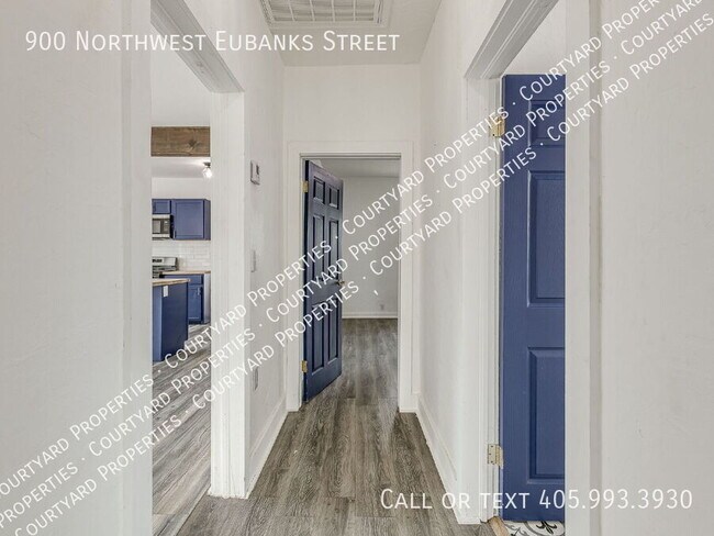 Building Photo - 900 NW Eubanks St