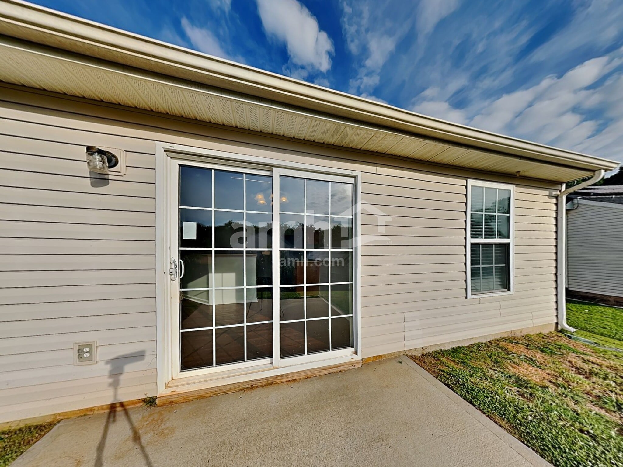 Building Photo - 218 Bellport Dr