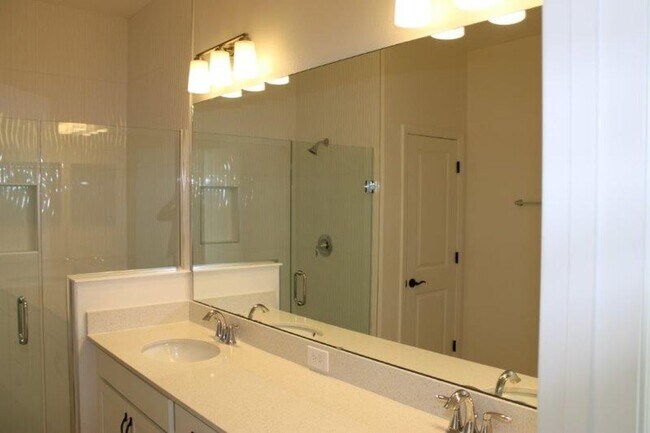 Building Photo - BRAND NEW 3 BEDROOM SINGLE FAMILY HOME IN ...