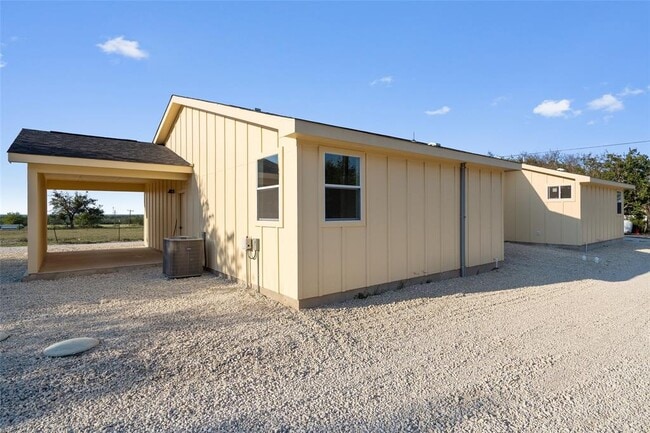 Building Photo - 539 Hackberry Rd