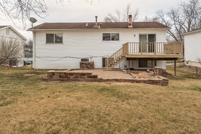 Building Photo - 335 Parma Dr