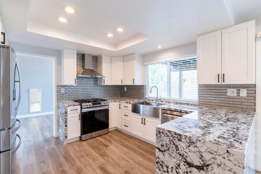 Building Photo - 4744 Golden Ridge Dr