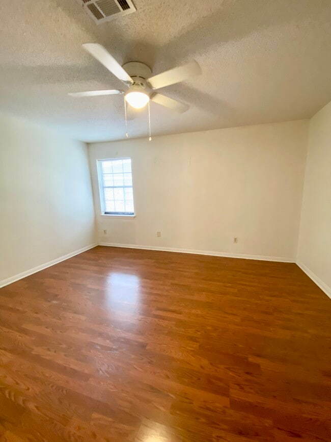 Building Photo - 187 Southfield Pkwy