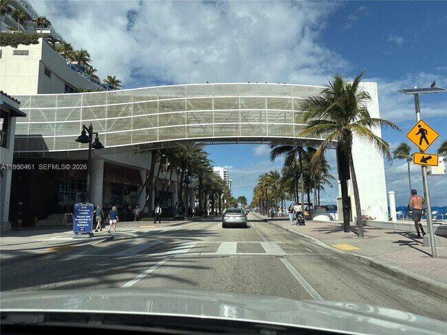 Building Photo - 2900 Banyan St