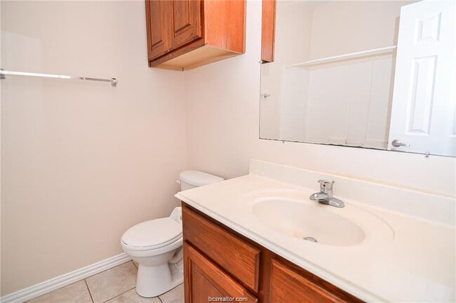 Building Photo - 1001 Krenek Tap Rd