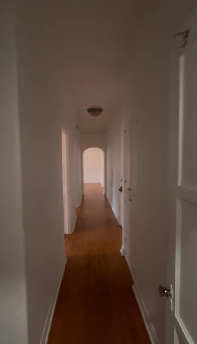 Building Photo - 709 N Harper Ave