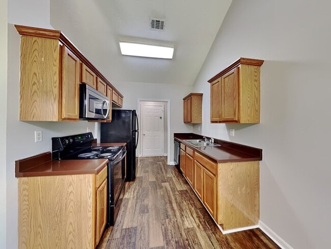 Building Photo - 9194 Jefferson Village Dr SW