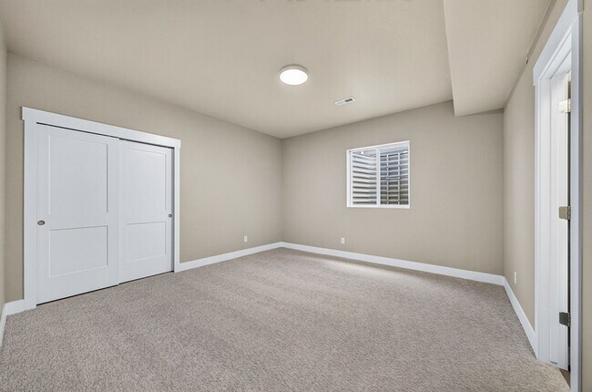 Building Photo - 10131 Lake Arbor Ln