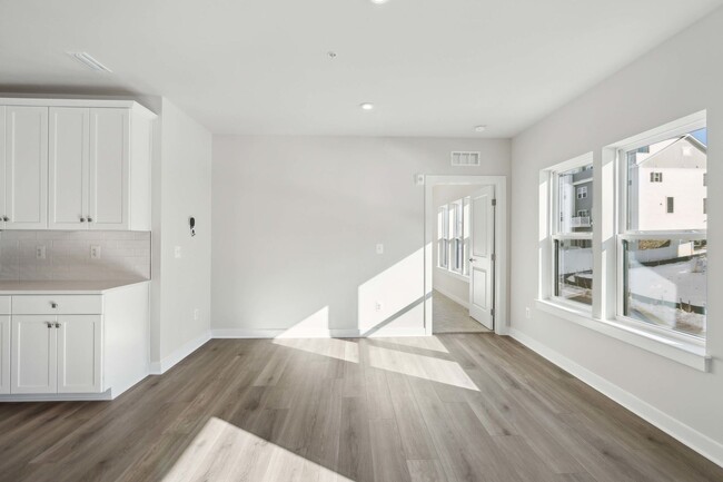 Building Photo - Brand New 2-Bed, 2-Bath Condo in Prime Ste...