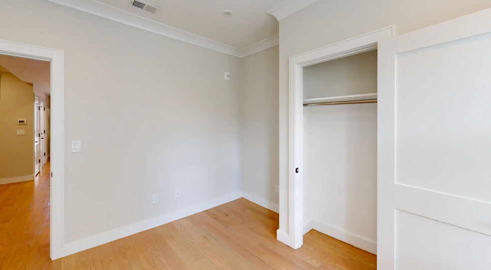 Building Photo - 164 Allston St
