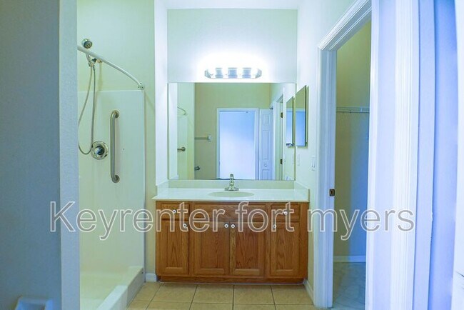 Building Photo - 2514 55th St SW