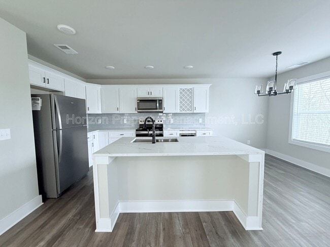 Building Photo - 6560 Bonanza Trail