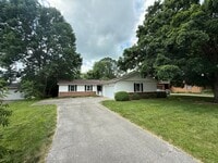 Building Photo - 3025 Greenbrier Ave