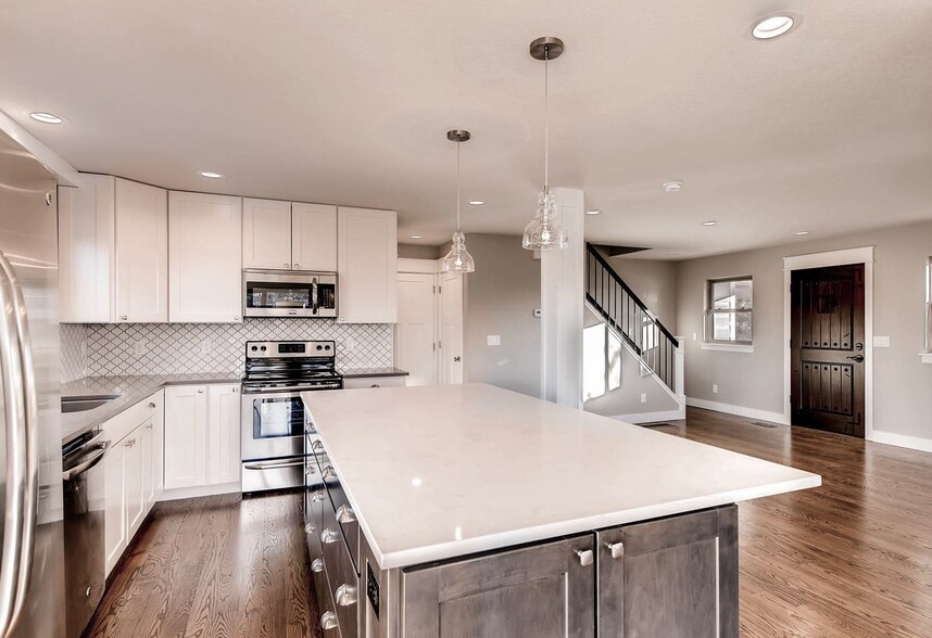 KITCHEN - 3508 Dogwood Ave