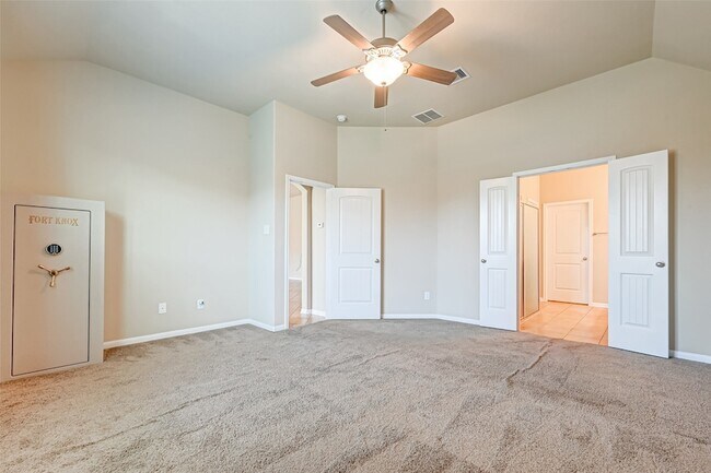 Building Photo - 402 Conchola Ln