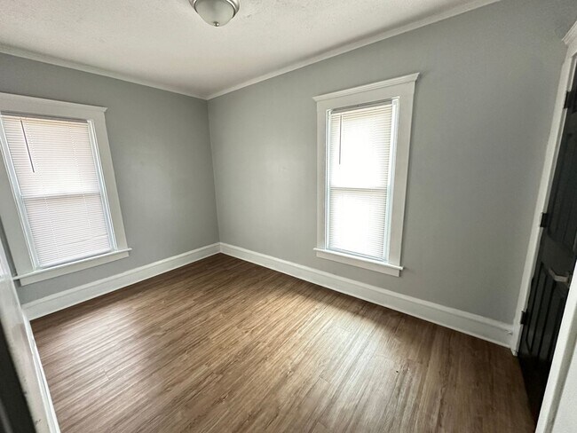 Building Photo - 613-615 S Mechanic St