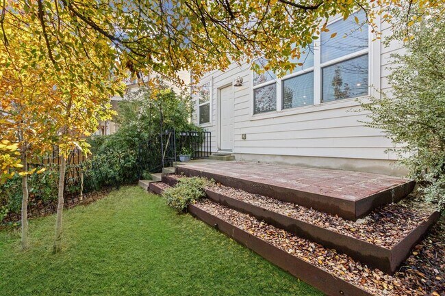 Building Photo - 7116 Silver Star Ln