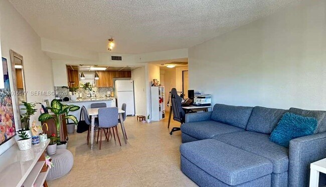 Building Photo - 8290 Lake Dr
