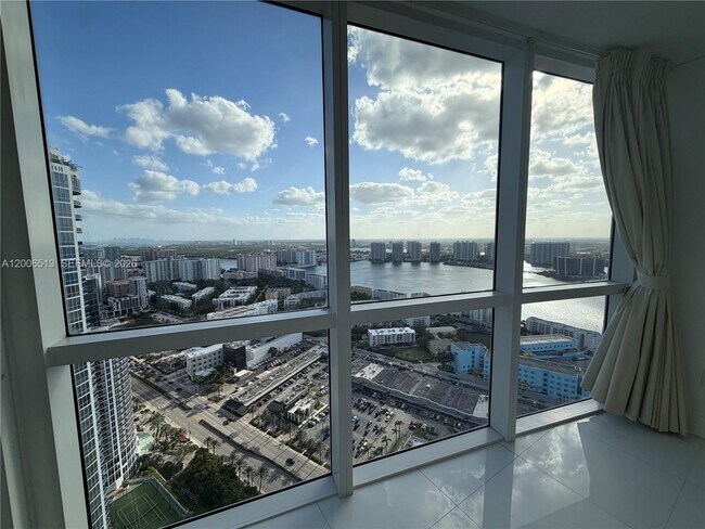 Building Photo - 18201 Collins Ave