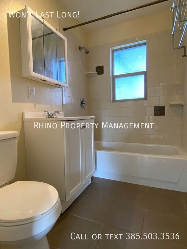 Building Photo - 2885 Van Buren Ave