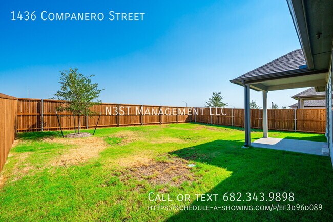 Building Photo - 1436 Companero St