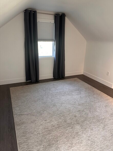 Spacious bedroom with walk in closet - 3126 N 2nd St