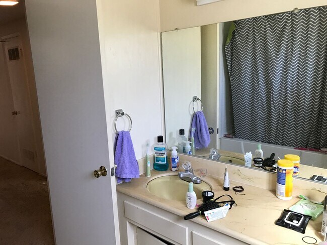 Building Photo - Beautiful 3-Bedroom, 2 bath home!