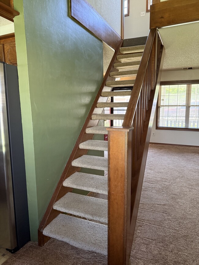 Building Photo - 2208 Timbercrest Dr
