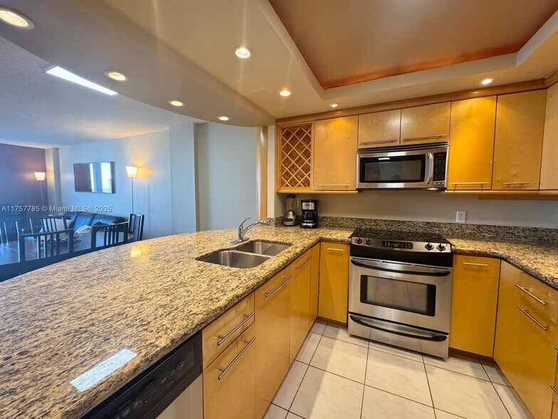 Building Photo - 3800 S Ocean Dr