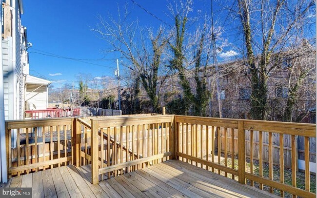 Building Photo - 3007 Oakley Ave