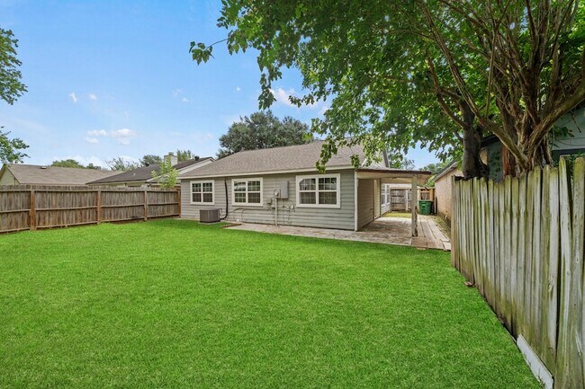 Building Photo - 7535 Log Cradle Dr