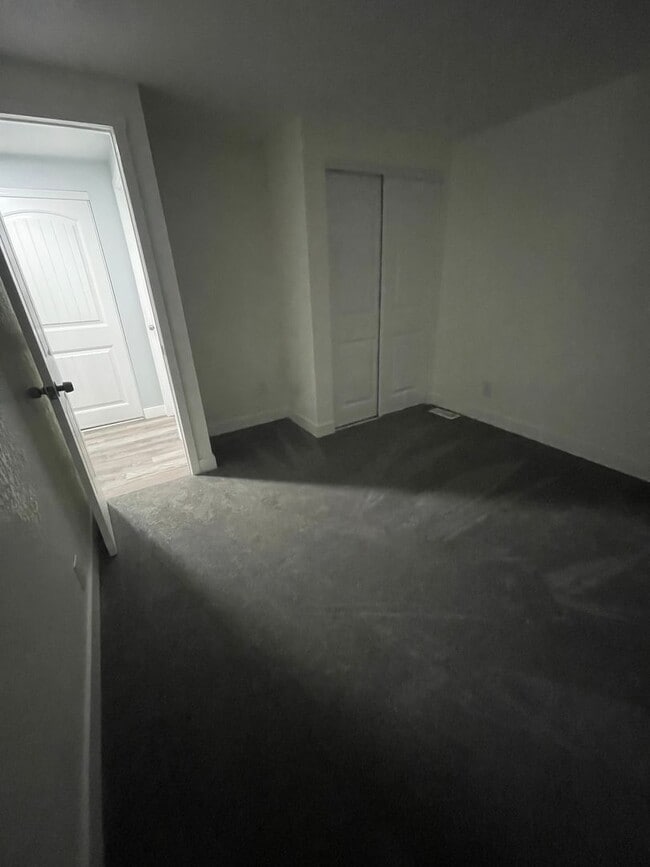 Building Photo - Spacious 3-Bed + Flex Room on Private Fenced 2 Acres, Huge Shop