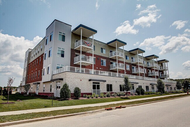 Building Photo - w171s7404 Lannon Dr