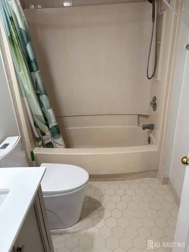 Building Photo - 420 Stratford Pl