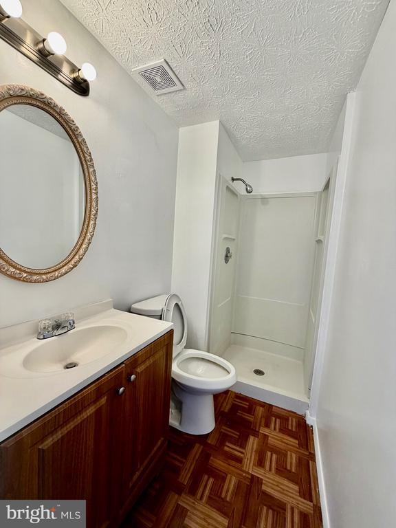 Building Photo - 1234 Elm Grove Cir
