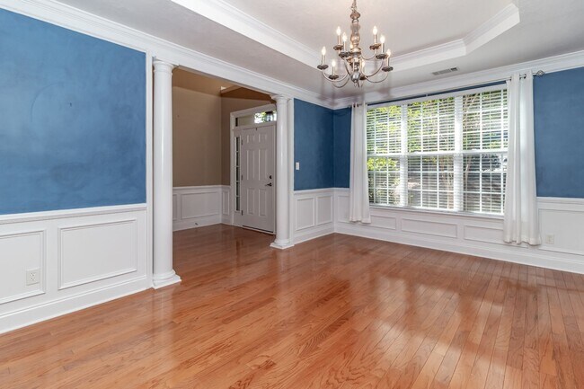 Building Photo - Private, 5 bedroom, 3.5 bath, Evans home-overlooking the woods!