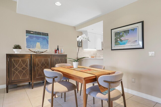 Building Photo - 48 Palma Dr