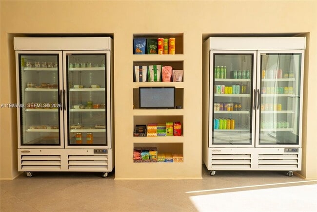 Building Photo - 275 SW 6th St