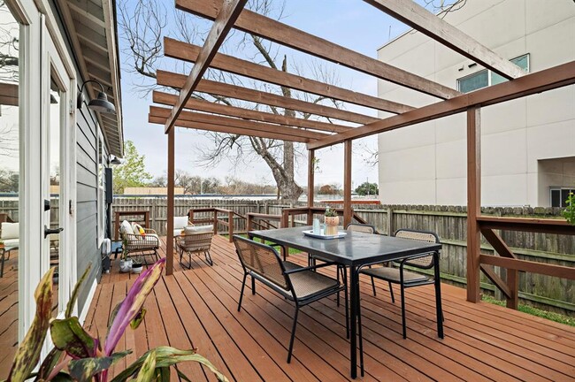 Building Photo - 5517 Avenue G