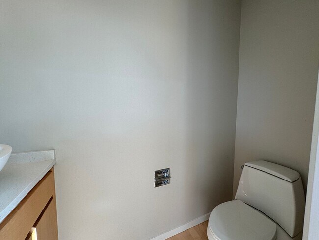 Building Photo - Breathtaking views of Chuckanut Bay!!