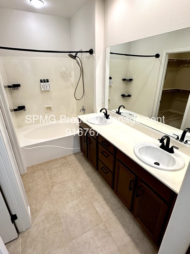 Building Photo - 1528 Morning Glory Ln