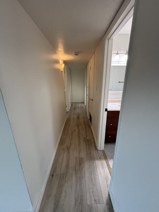 Building Photo - "Charming 3-Bed Oasis with Scenic Views & ...