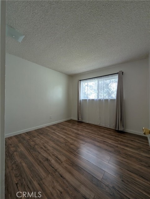 Building Photo - 665 W Altadena Dr