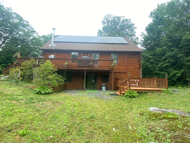 Primary Photo - 2233 Middle Rd