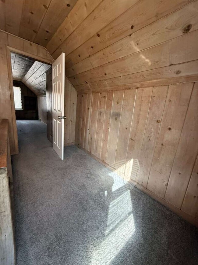 Building Photo - 9054 Grandville Ave