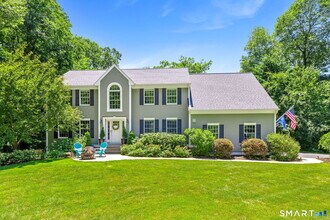 Building Photo - 1 Boxwood Rd