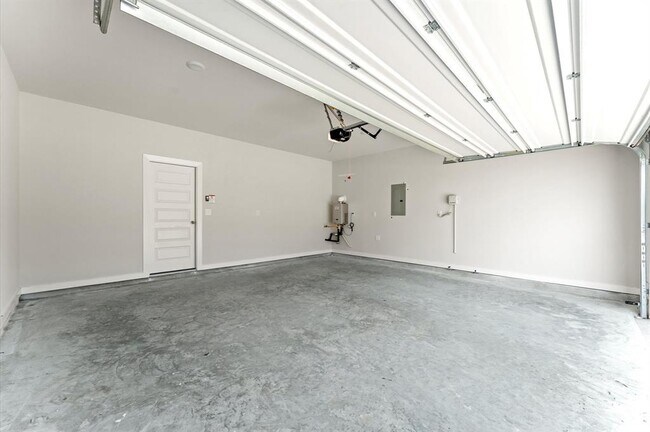 Building Photo - 8627 Blueberry Ash St